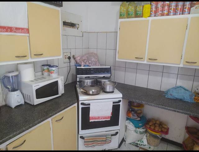2 BEDROOM FLAT FOR SALE IN PINETOWN CENTRAL